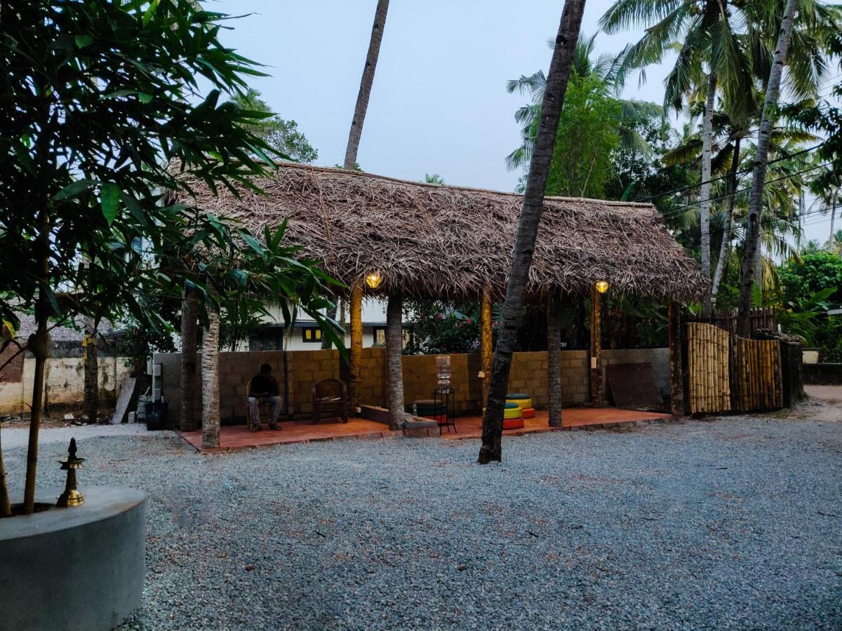Hostel Calaila Varkala Exterior photo